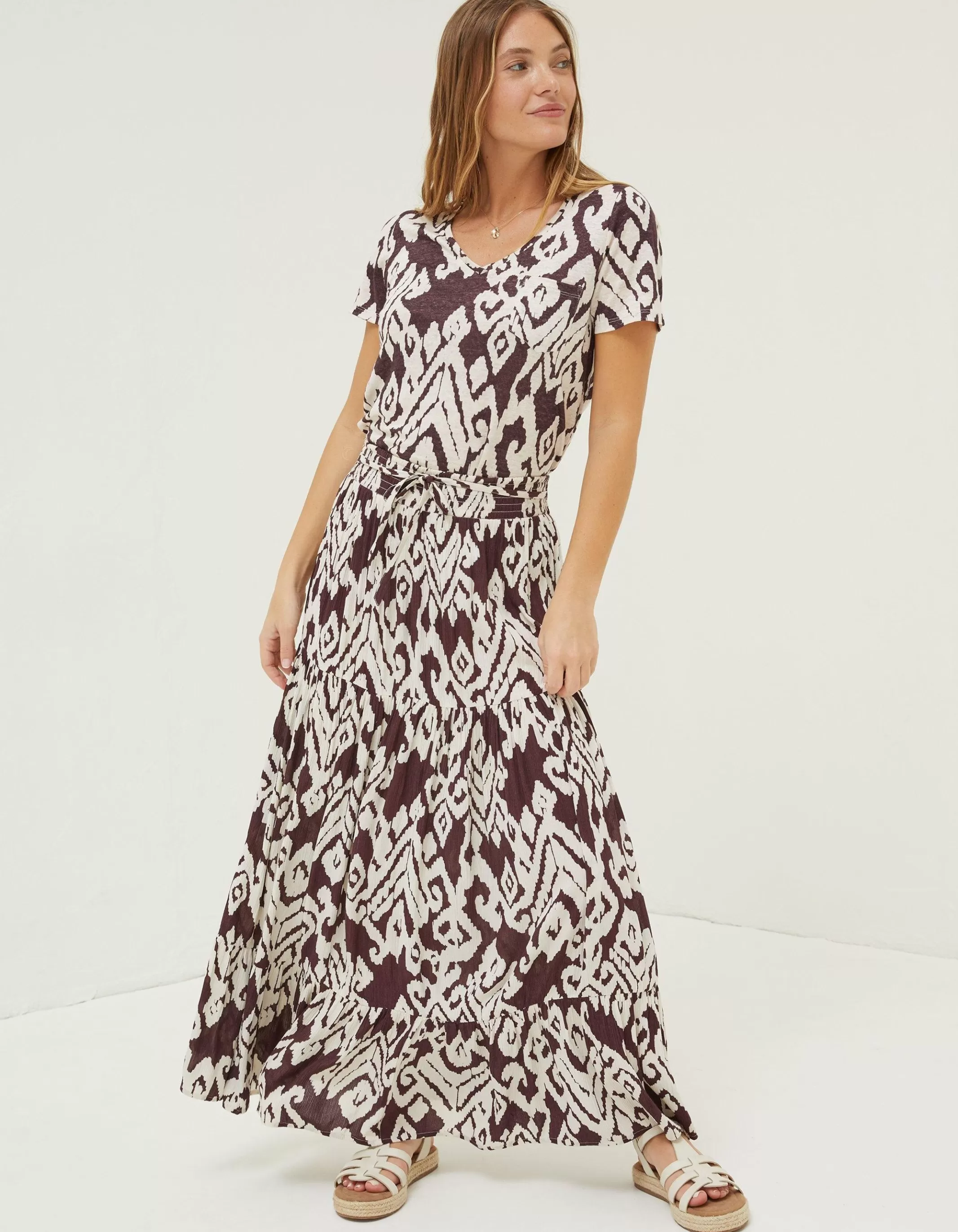 Fashion FatFace Maggie Bold Ikat Linen T-Shirt Dark Brown