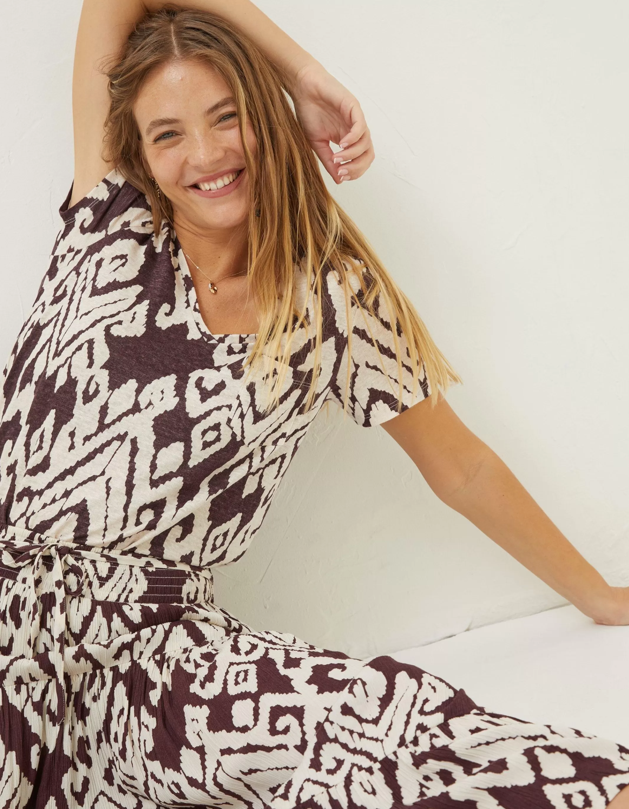 Fashion FatFace Maggie Bold Ikat Linen T-Shirt Dark Brown