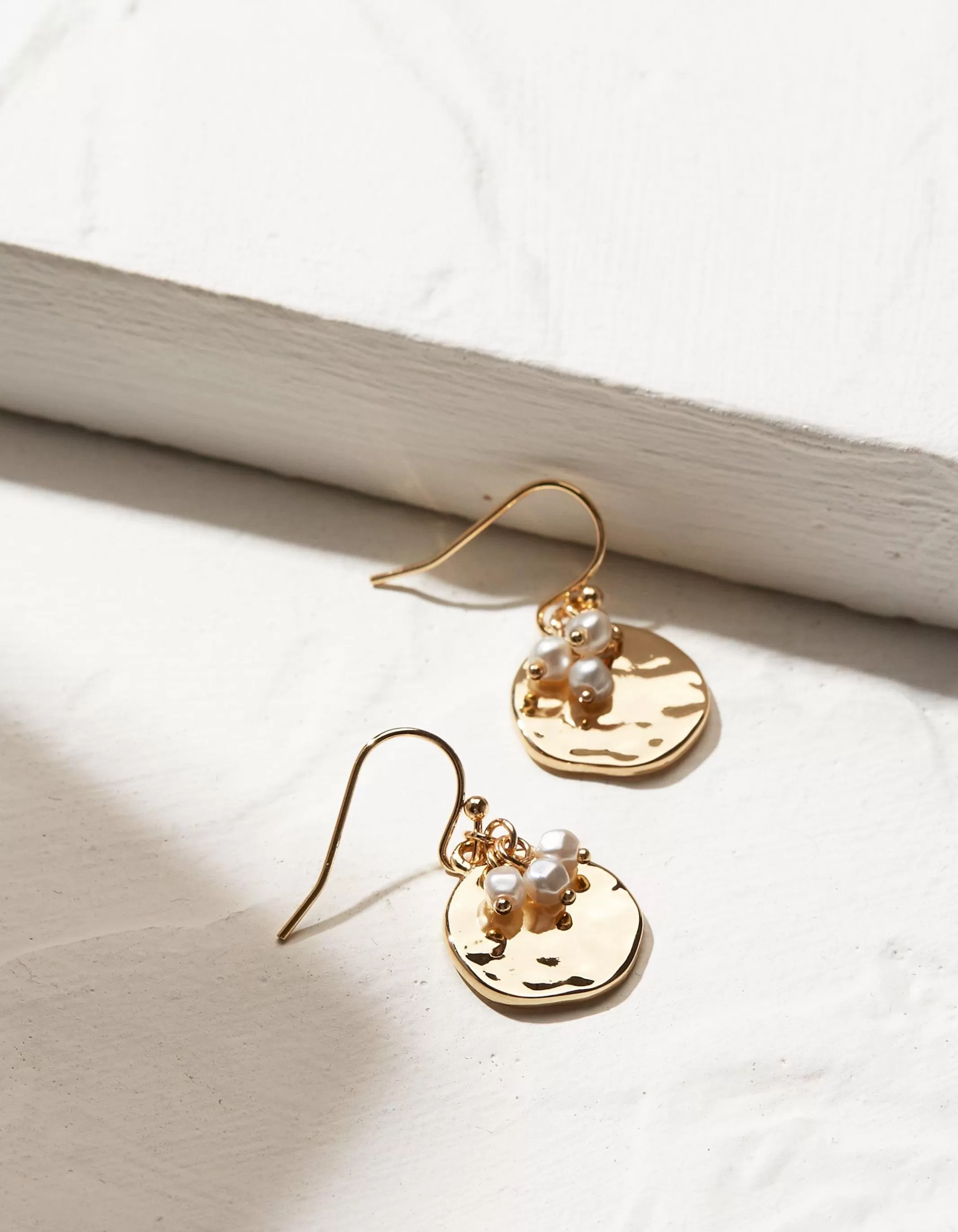Outlet FatFace Pearl And Disc Earrings Gold