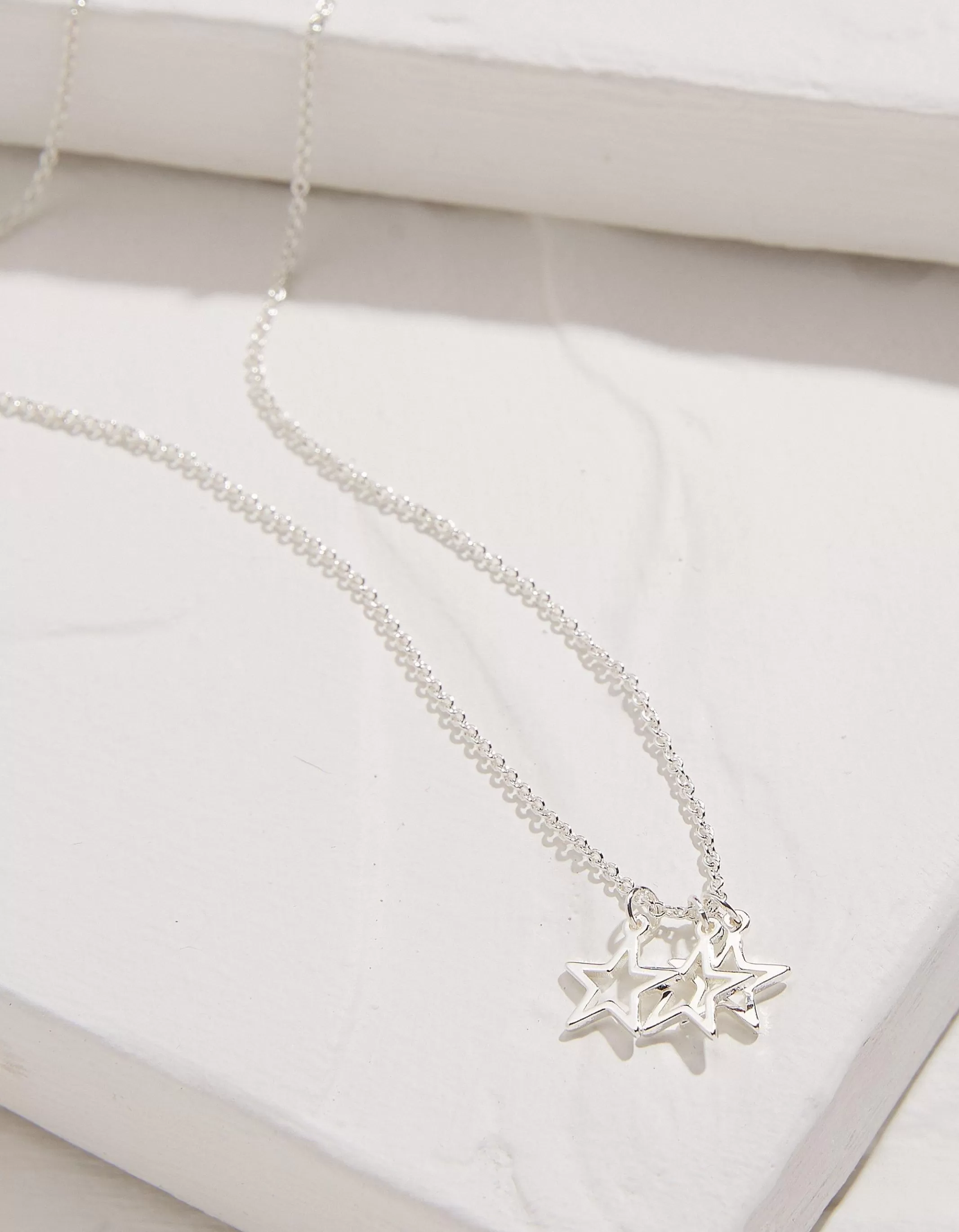 Hot FatFace Star Necklace Silver